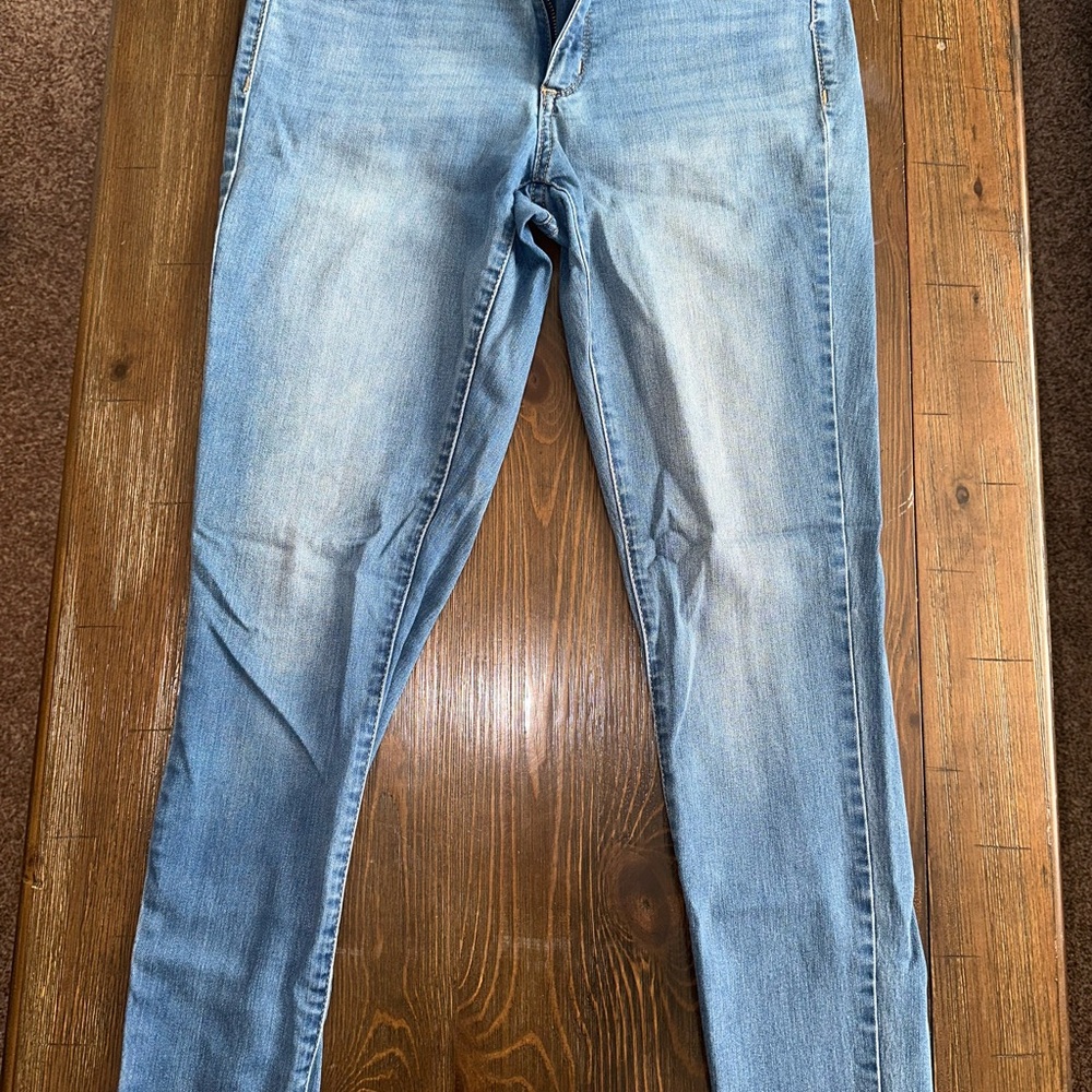 Universal Thread Women's Light Blue Skinny Jeans
